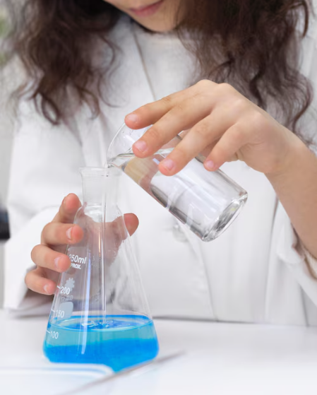Dichloromethane vs Chloroform: Solvent Properties, Safety, and Laboratory Applications