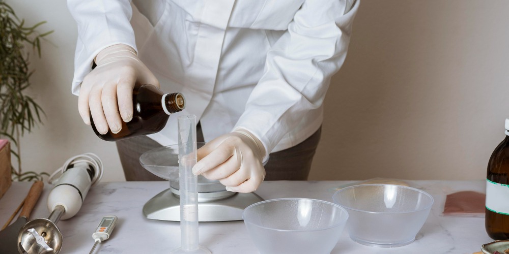 An Ultimate Guide on Essential Oils Extraction: Everything You Need To Know