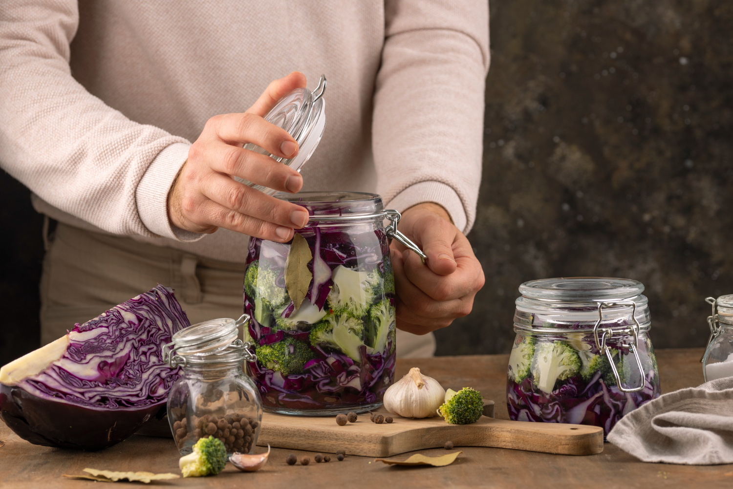 Food Preservative Chemistry: The Essential Guide for US Food & Beverage Manufacturers