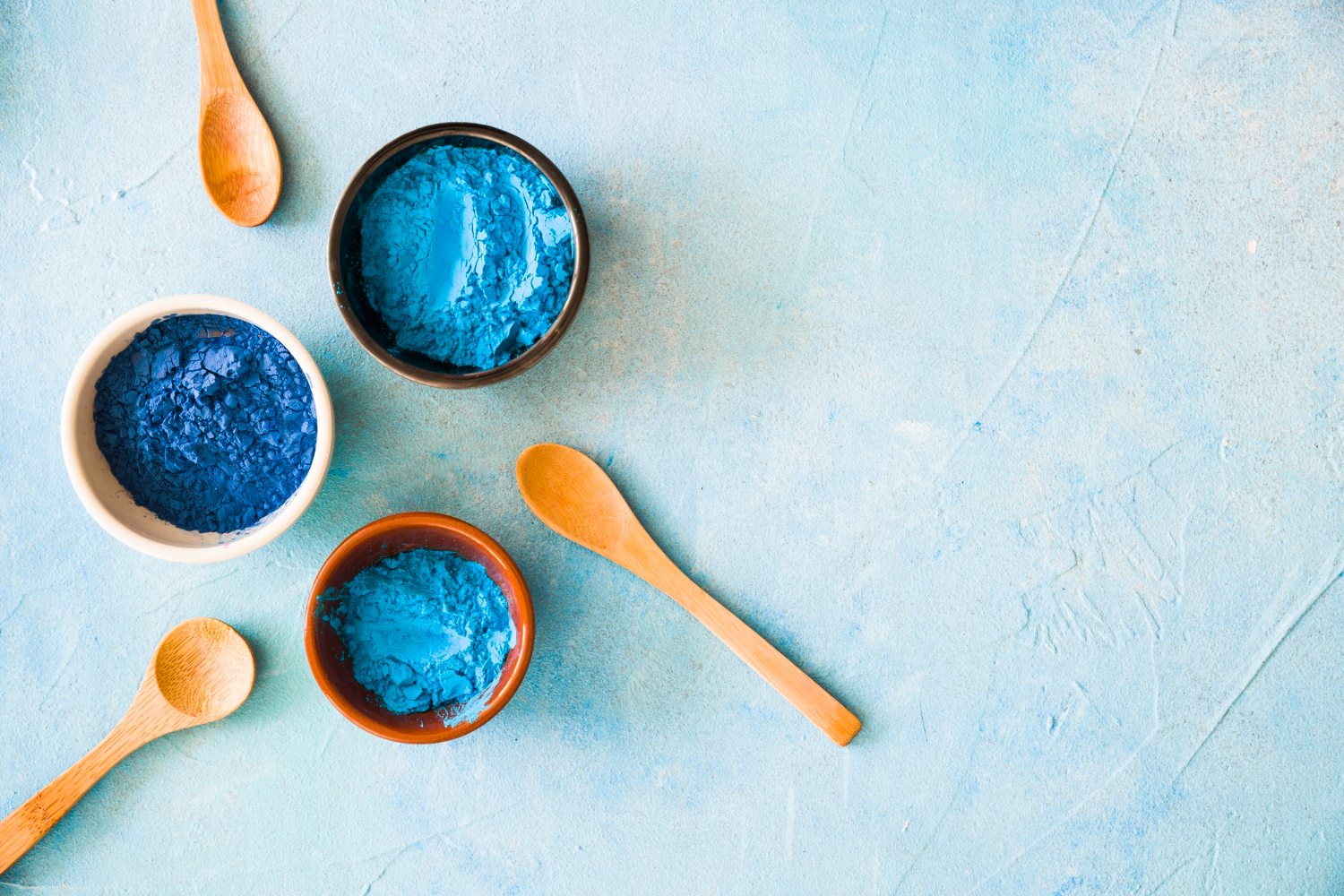 Spirulina vs Blue Spirulina: What’s Actually Different and Which Should You Use?